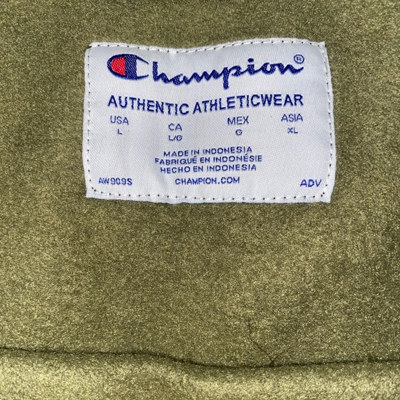 Champion pullover sweater in green camo. Size Large - Picture 3 of 8